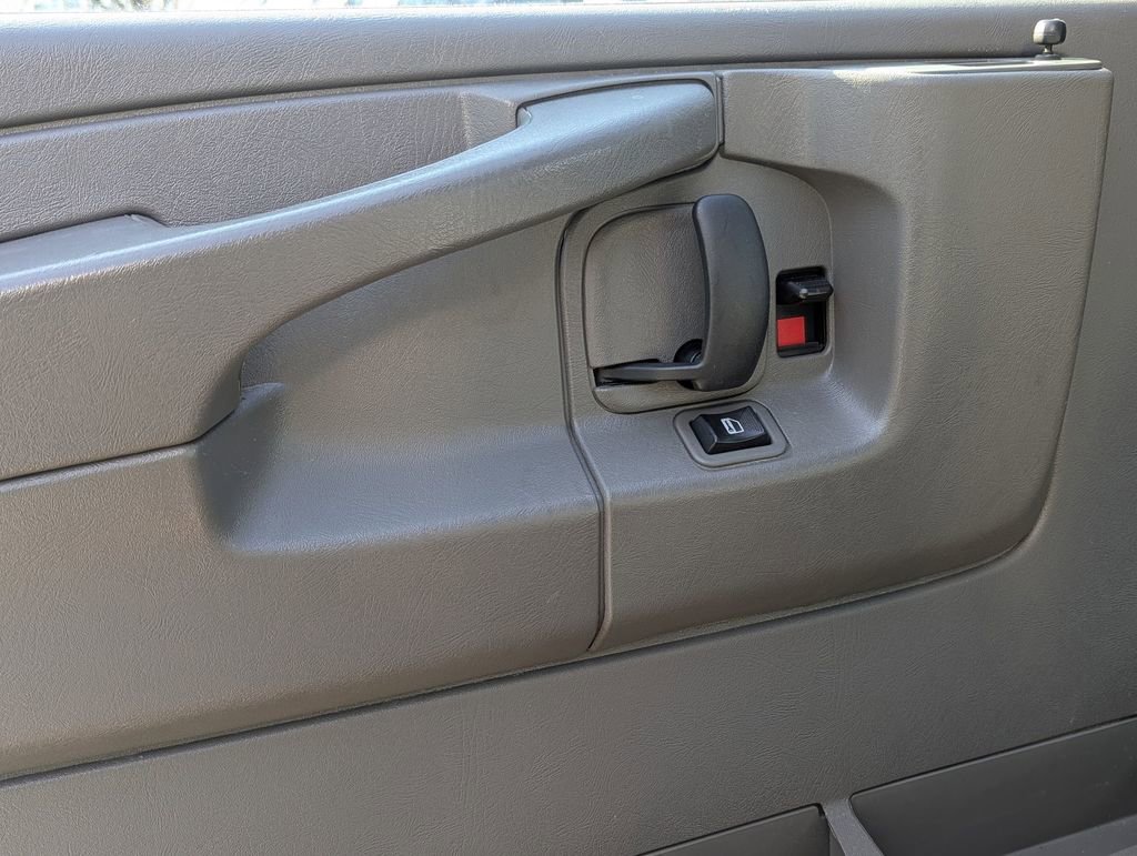 Used 2014 Chevrolet Express 3500 LS image 12