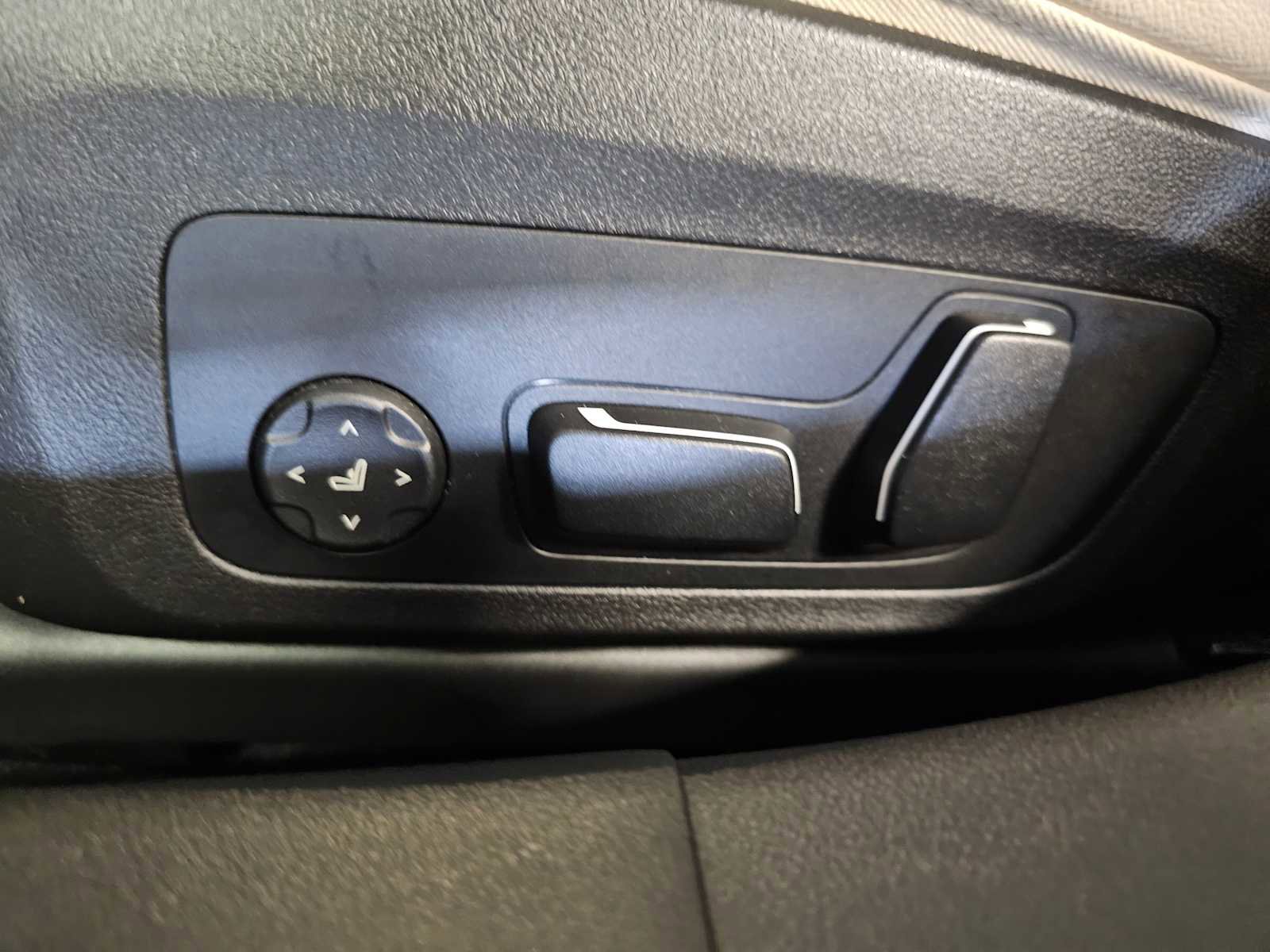 Used 2025 BMW 330i xDrive 330i xDrive w/ Premium Package image 30