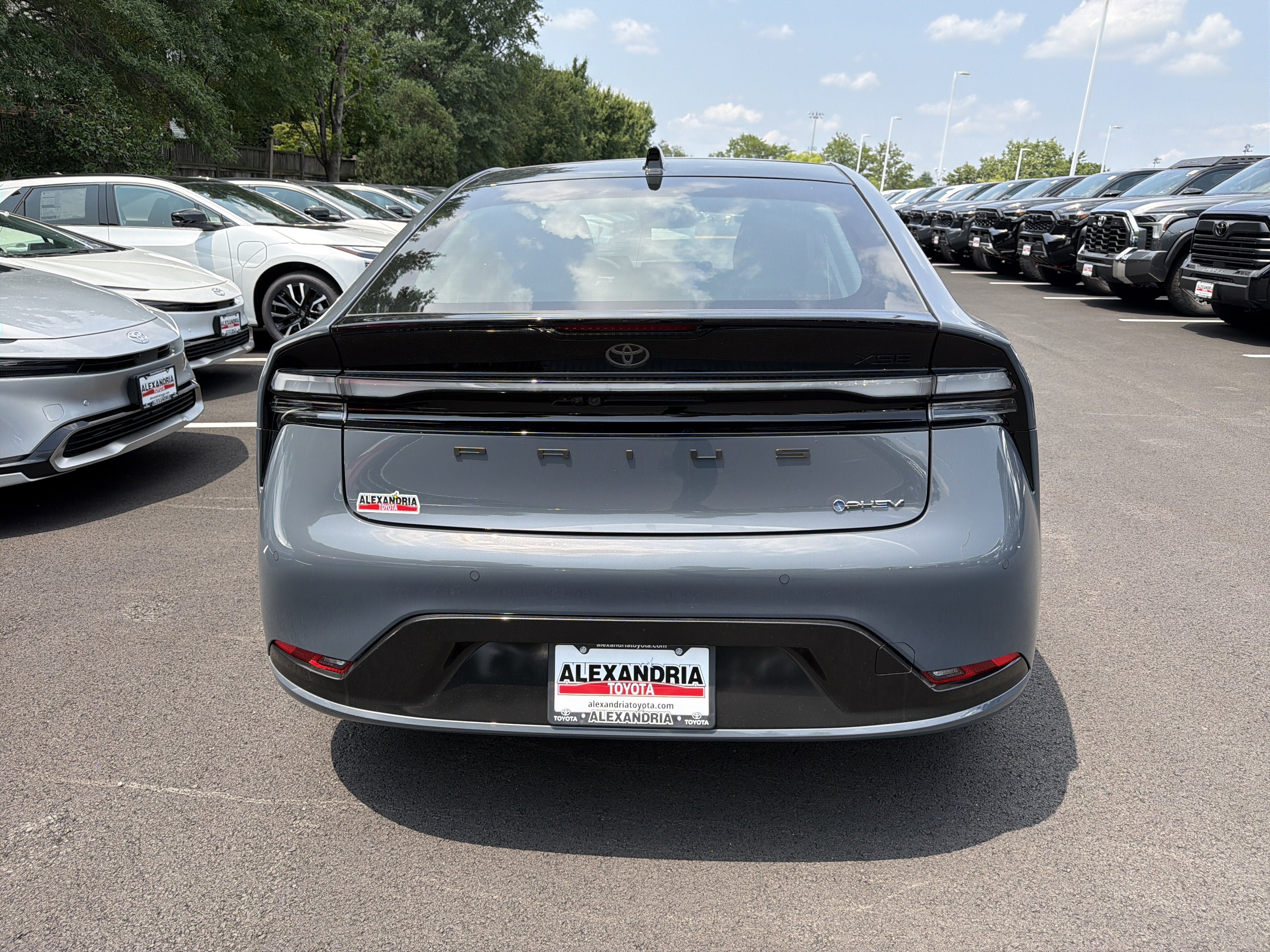 New 2026 Toyota Prius Plug-In Hybrid FWD image 5