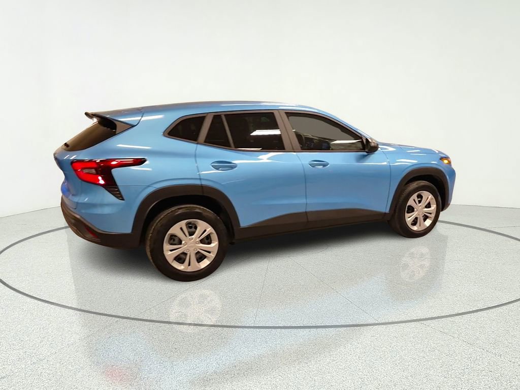 Used 2026 Chevrolet Trax LS FWD image 7