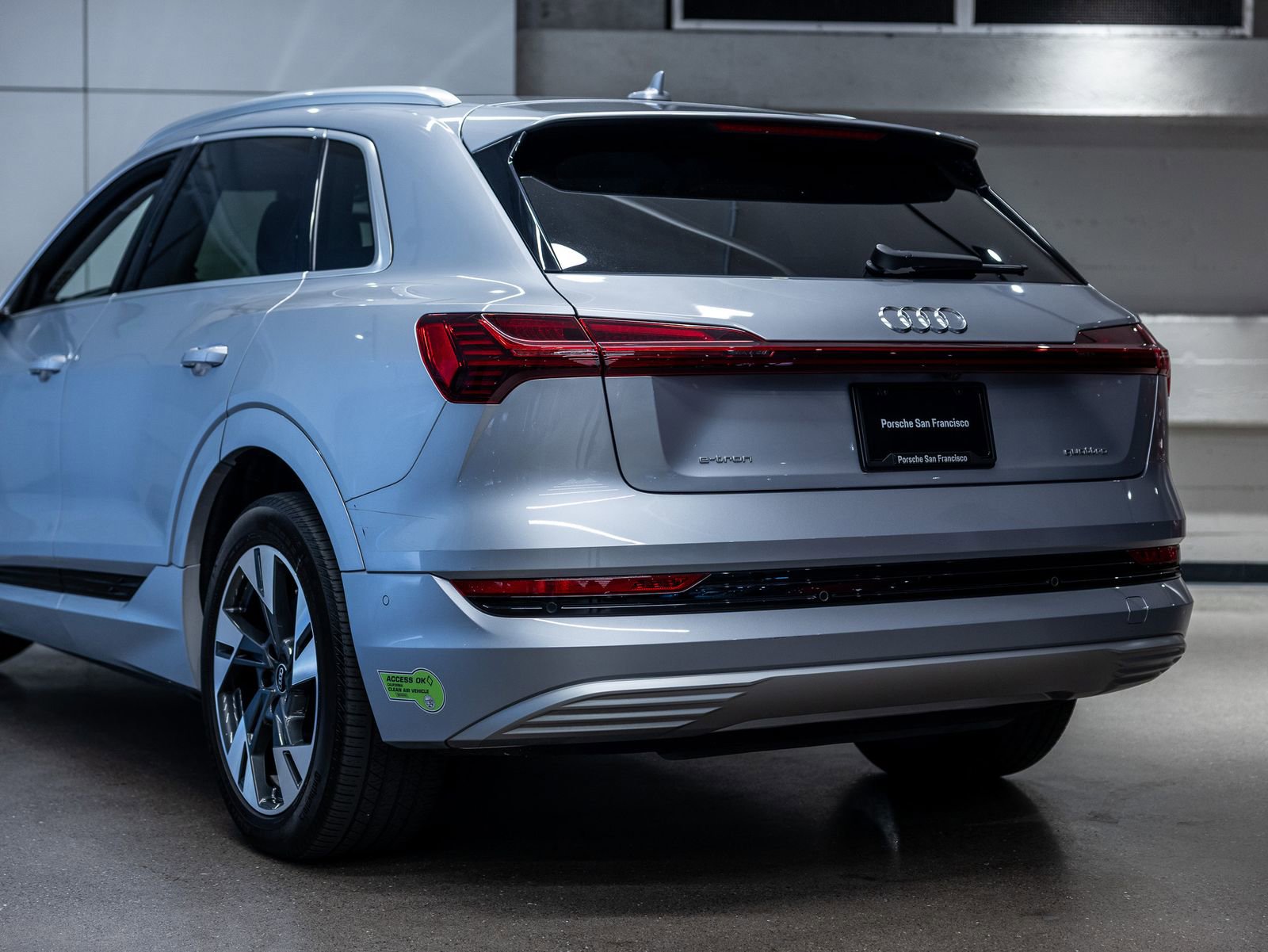 Used 2023 Audi e-tron Premium Plus AWD/4WD image 25