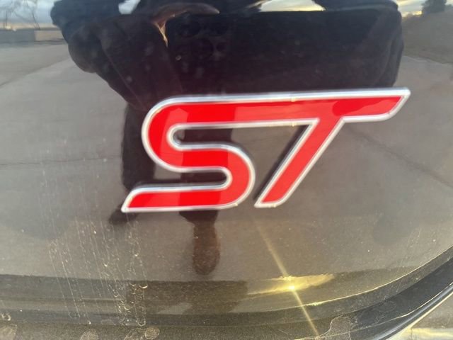 Used 2023 Ford Edge ST image 9