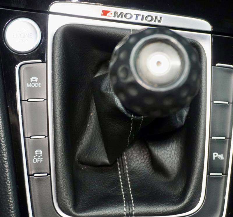 Used 2016 Volkswagen Golf R 4-Door image 23