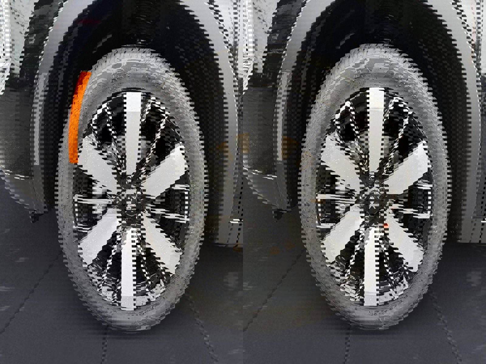 New 2025 Mitsubishi Outlander SE image 14