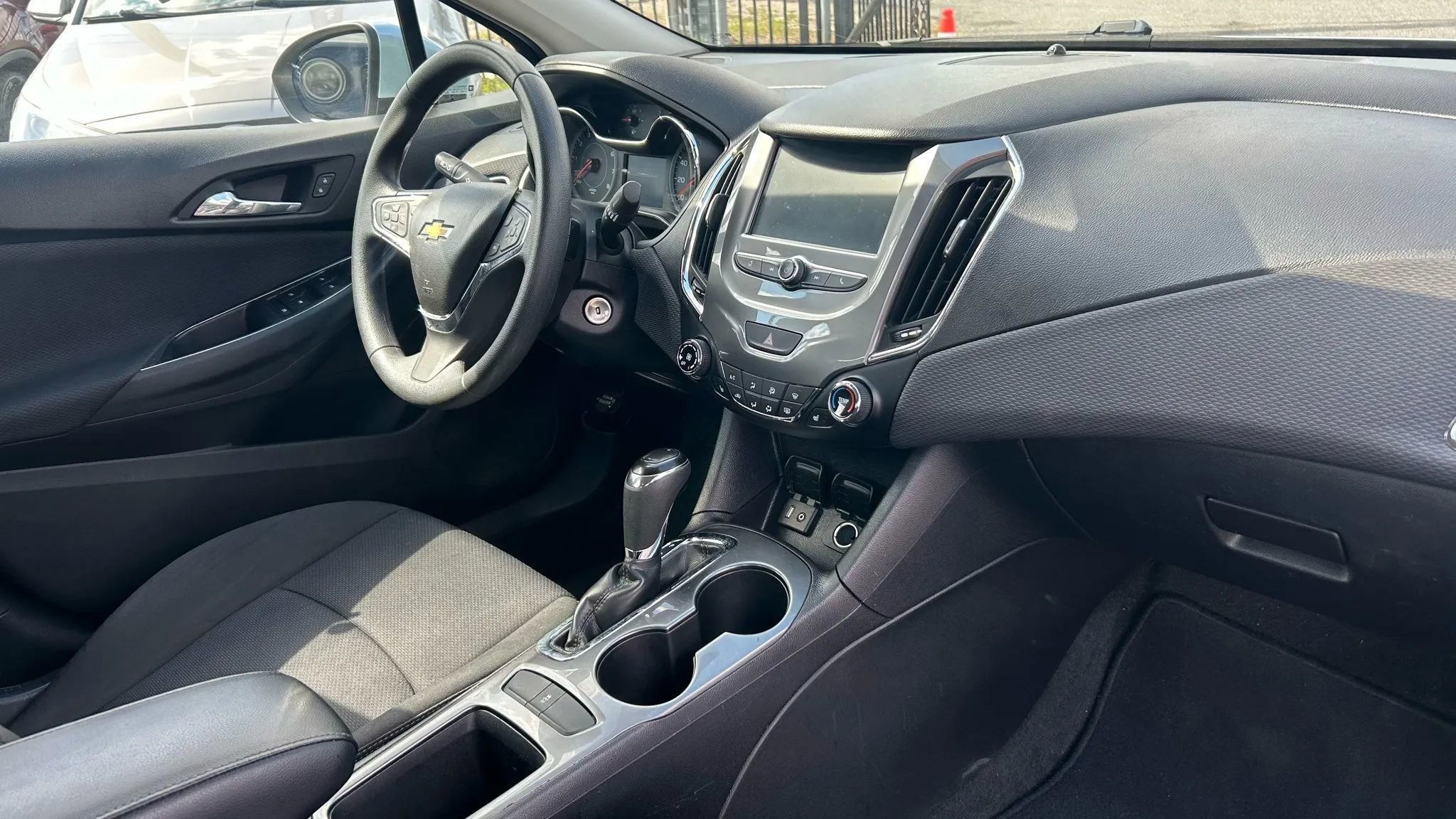 Used 2018 Chevrolet Cruze LT w/ LT Fleet Convenience Package image 13