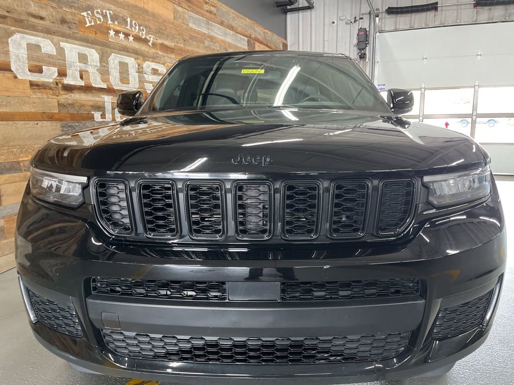Used 2022 Jeep Grand Cherokee L Laredo image 7