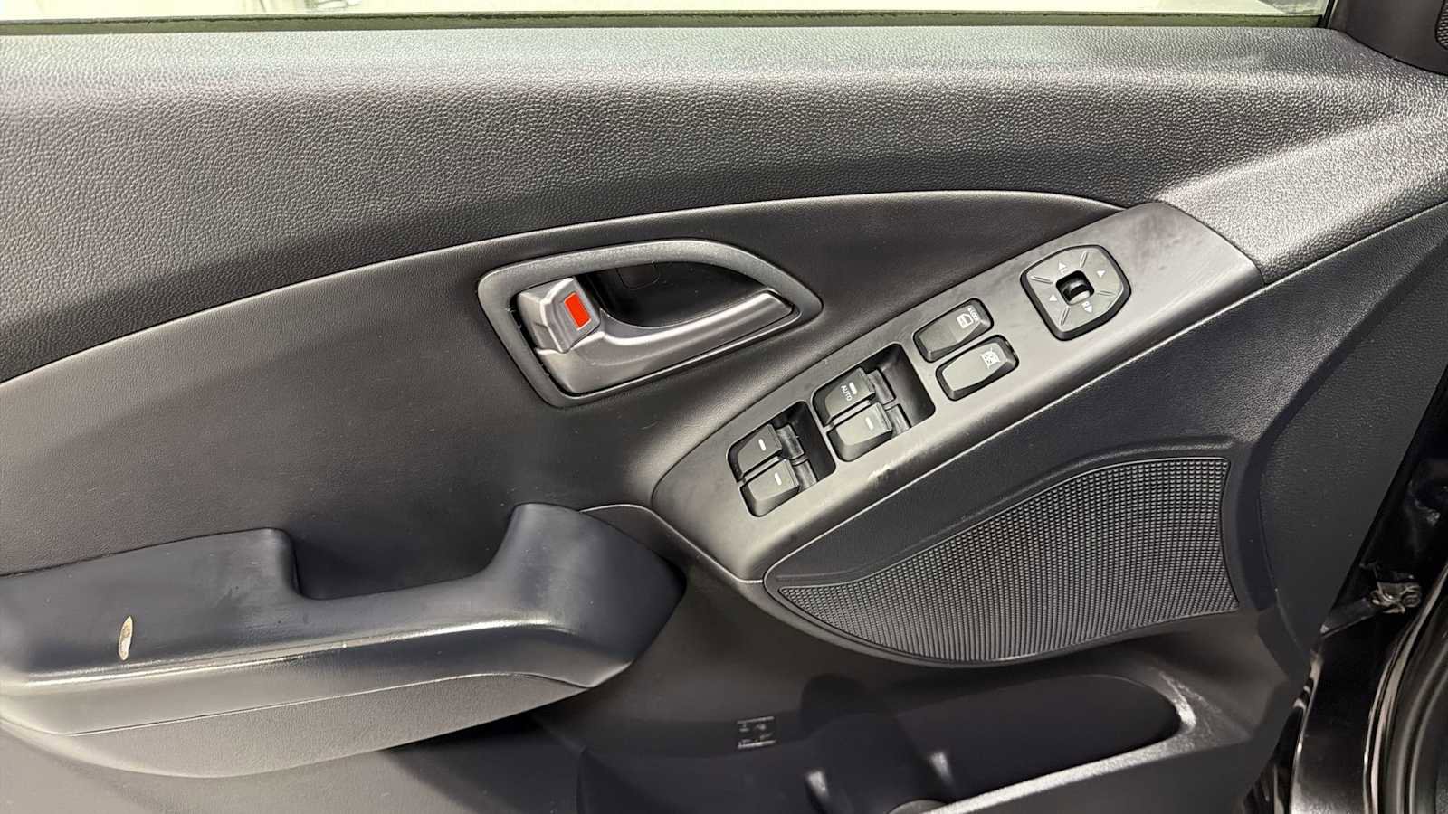 Used 2014 Hyundai Tucson SE image 15