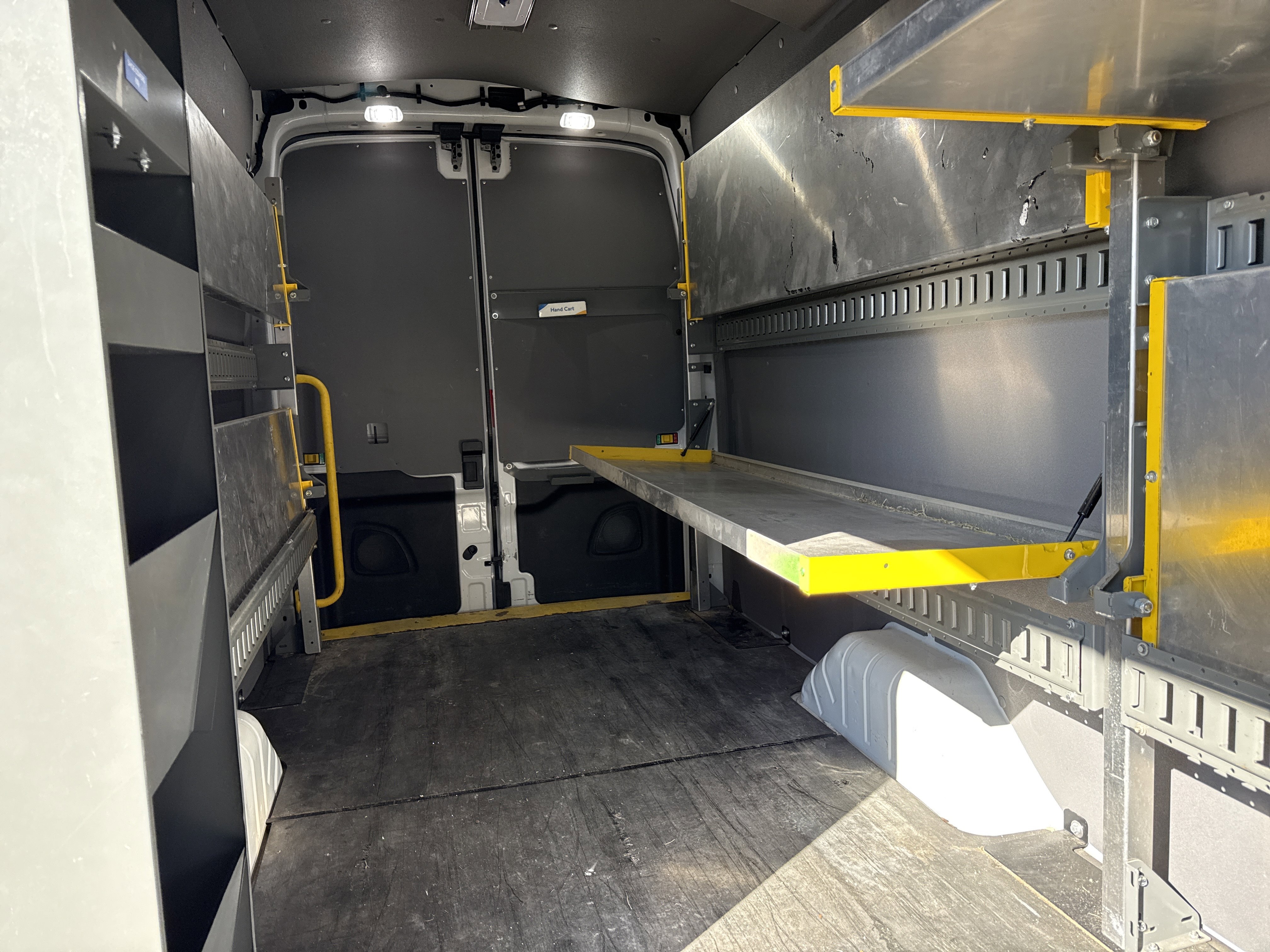 Used 2022 Ford E-Transit 148 High Roof Extended image 28