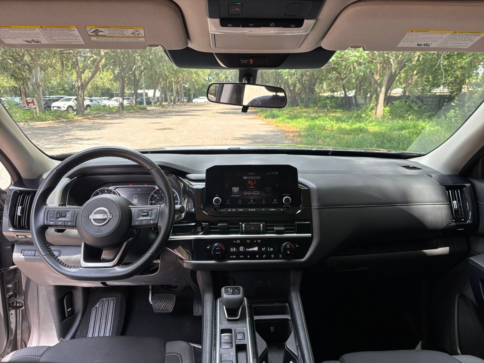 Used 2025 Nissan Pathfinder SV FWD image 35