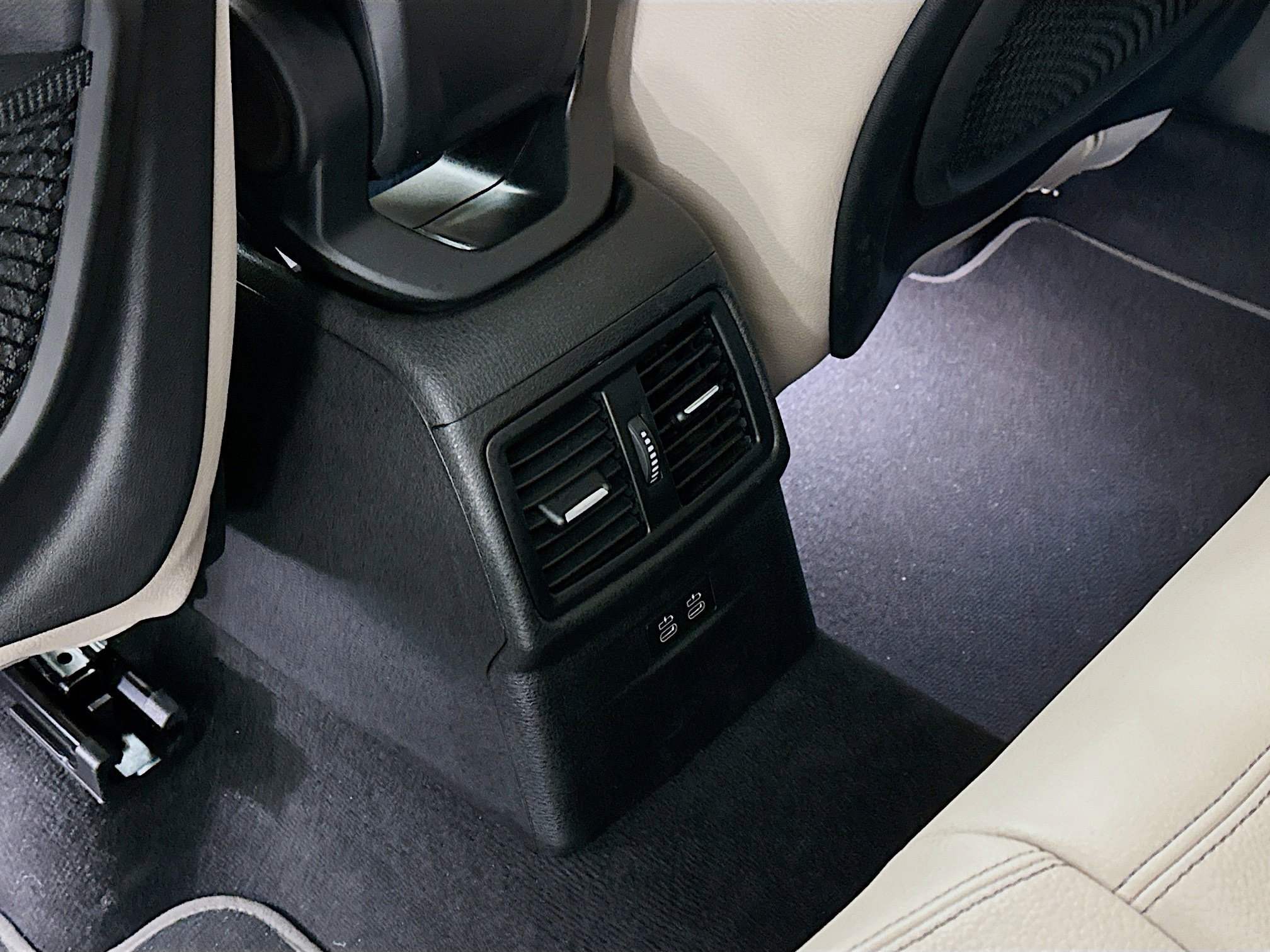 Used 2022 BMW X2 xDrive28i w/ Premium Package image 29