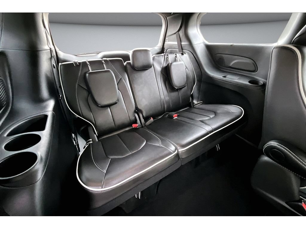 Used 2026 Chrysler Pacifica Premium FWD image 33