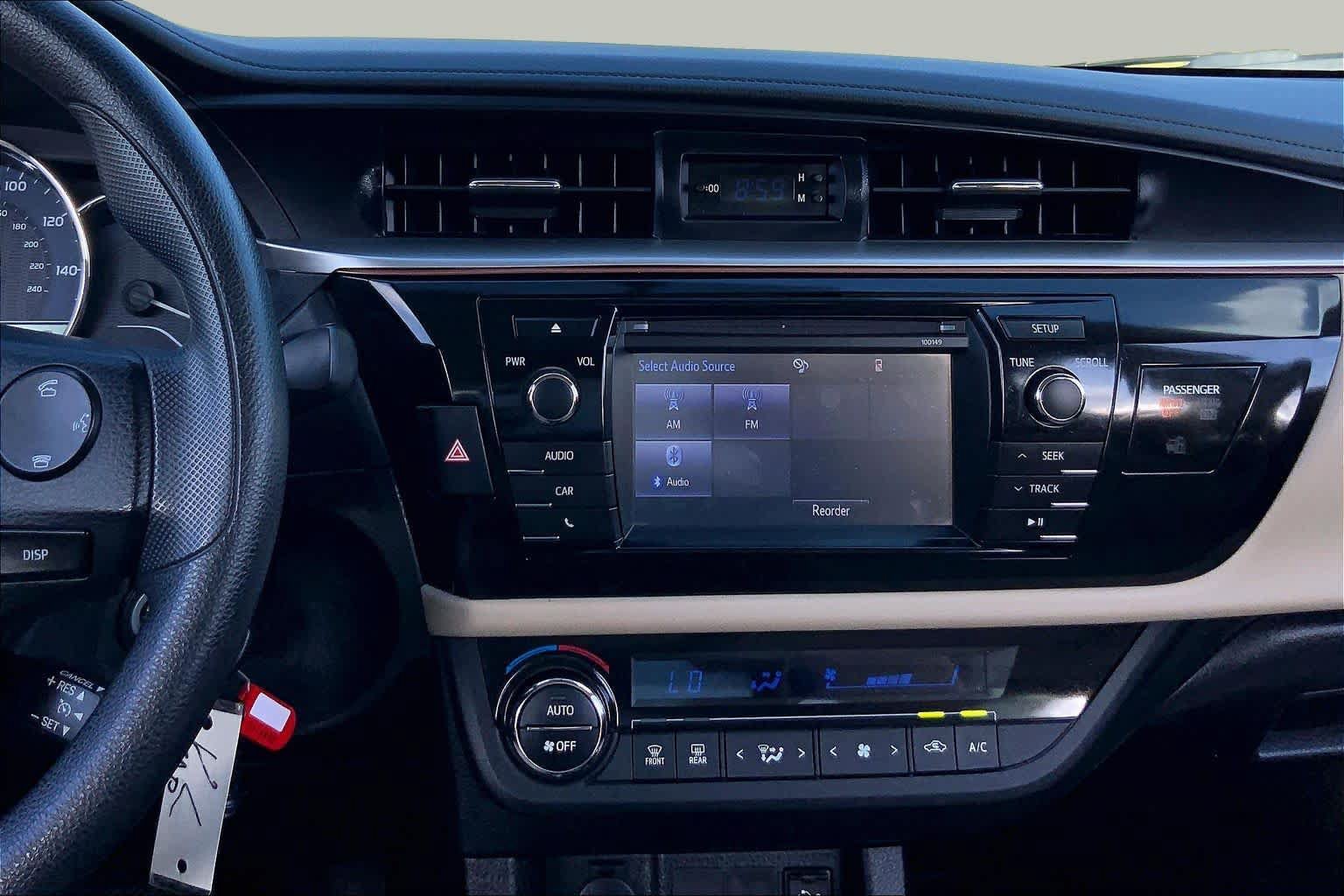 Used 2015 Toyota Corolla LE FWD image 7