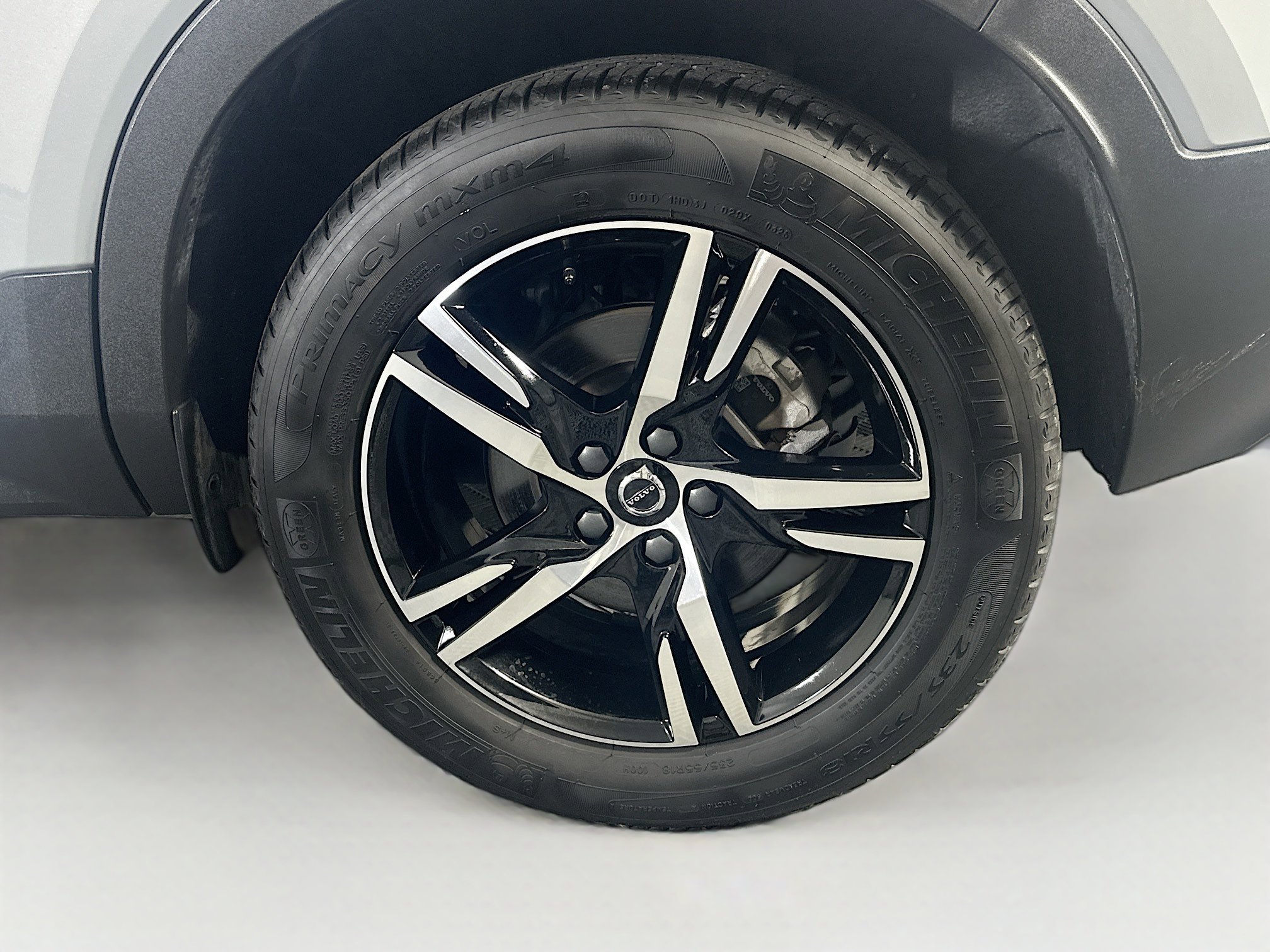 Used 2025 Volvo XC40 B5 Core AWD/4WD image 11