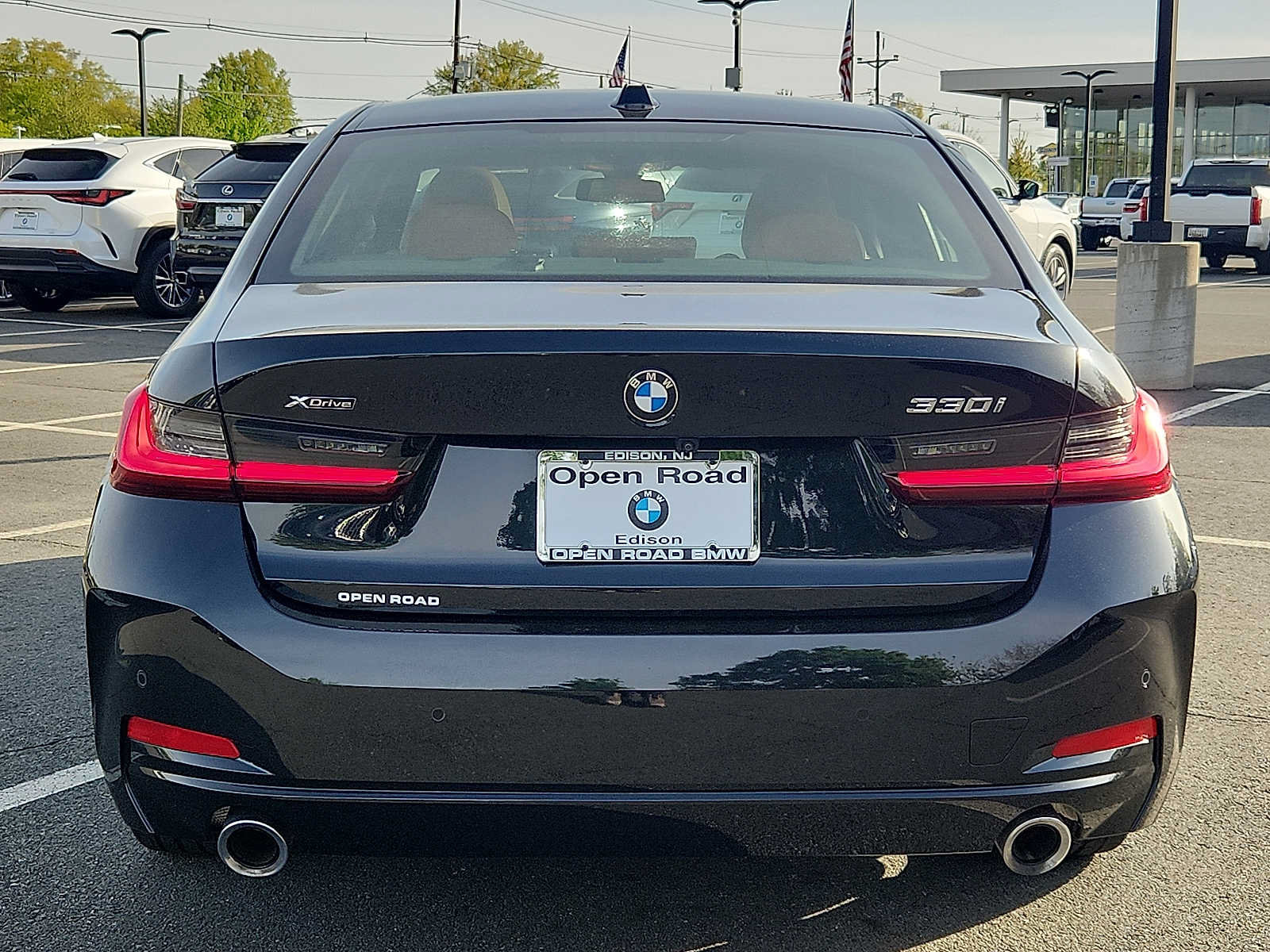 Certified 2023 BMW 330i xDrive Sedan w/ Premium Package AWD/4WD image 5