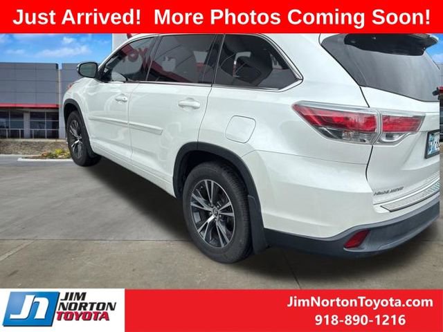 Used 2016 Toyota Highlander XLE FWD image 5