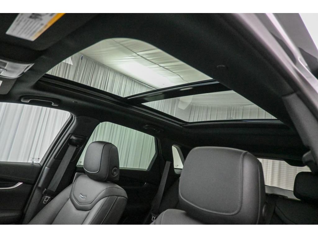 Used 2024 Cadillac XT5 Premium Luxury w/ Technology Package image 17