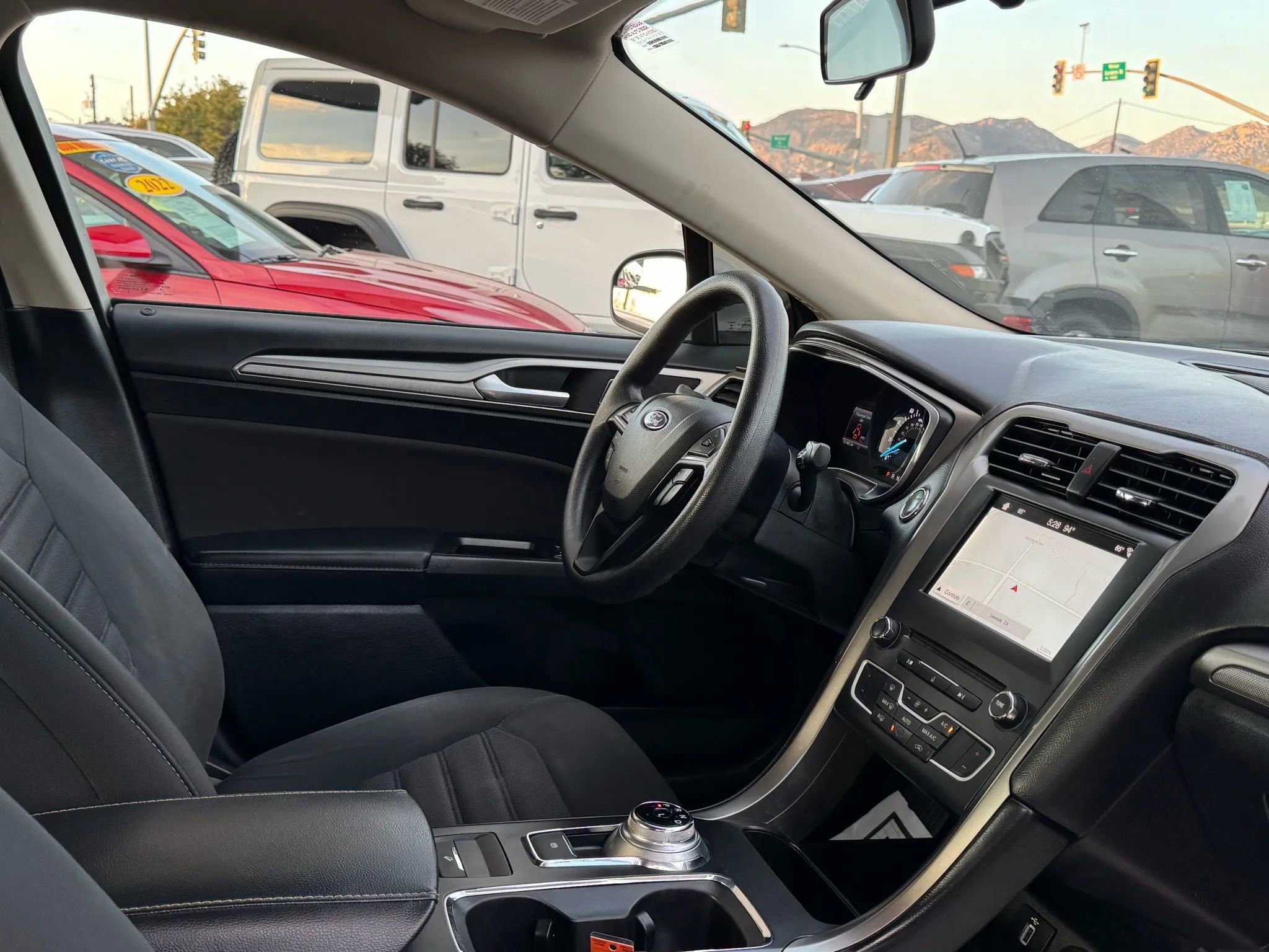 Used 2017 Ford Fusion SE w/ Fusion SE Technology Package FWD image 30