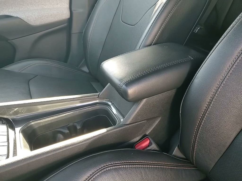 Used 2023 Jeep Compass Latitude image 32