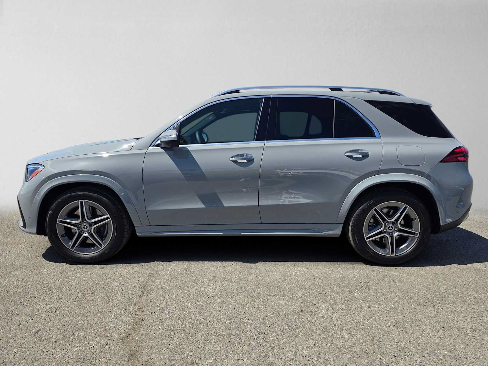 New 2026 Mercedes-Benz GLE 450e 4MATIC image 6