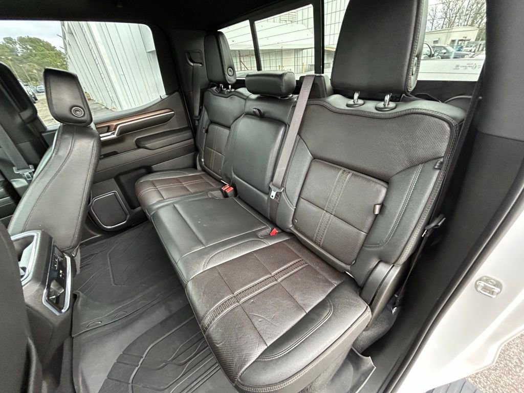 Used 2022 Chevrolet Silverado 1500 High Country w/ High Country Premium Package image 17