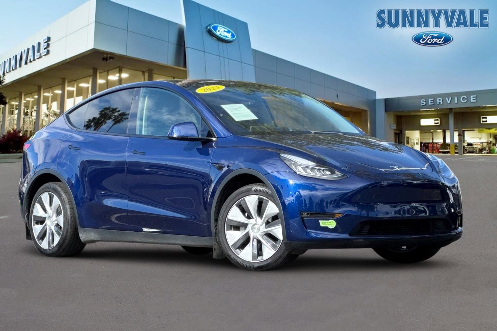 Used 2023 Tesla Model Y Long Range AWD/4WD image 1