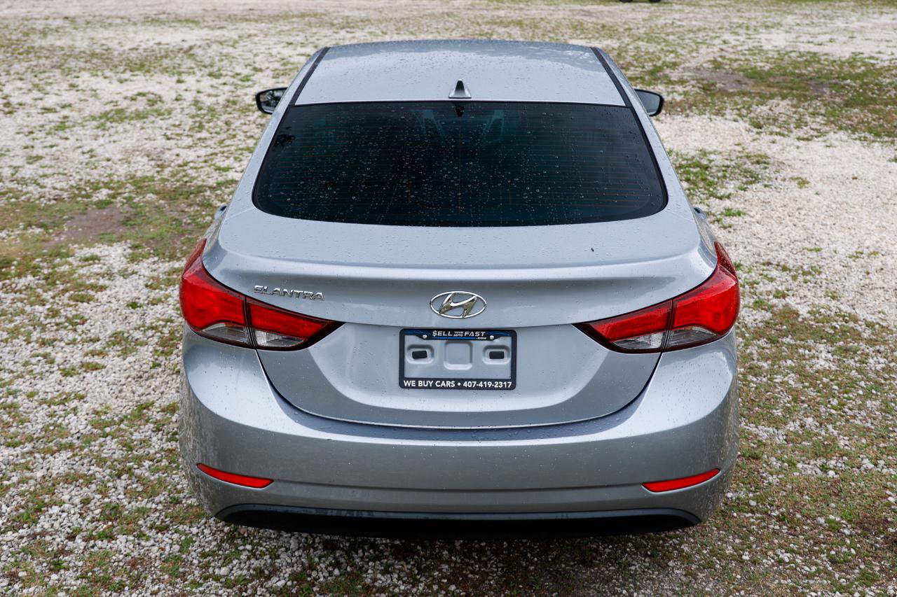 Used 2015 Hyundai Elantra SE image 9
