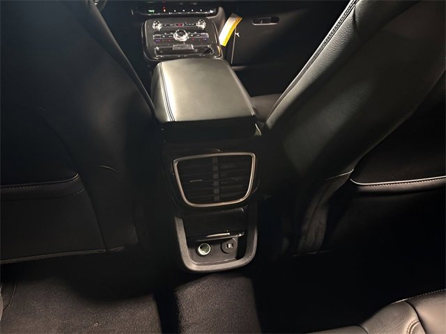 Used 2023 Lincoln Nautilus AWD image 14