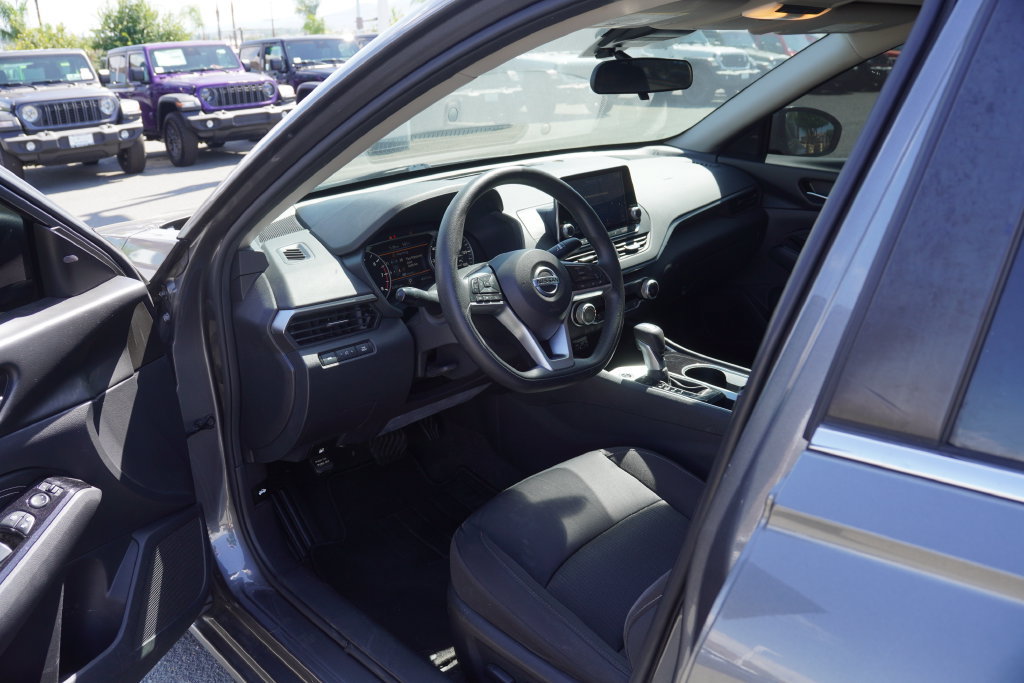 Used 2021 Nissan Altima 2.5 SV FWD image 6