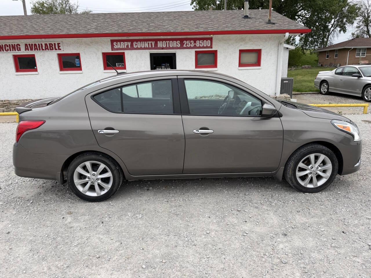 Used 2015 Nissan Versa FWD image 2