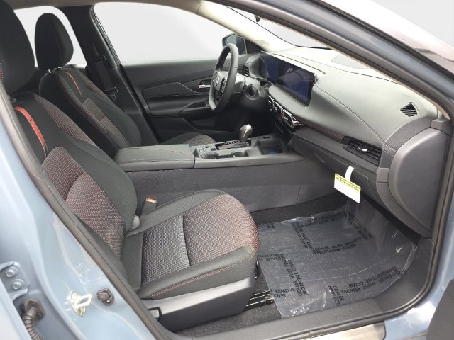 New 2027 Nissan Sentra SR w/ Floor Mat Package FWD image 39