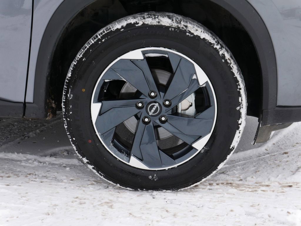 Used 2025 Nissan Rogue SV AWD/4WD image 7