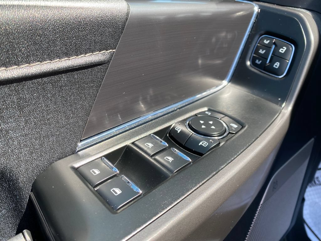 Used 2025 Ford F150 Lariat AWD/4WD image 13