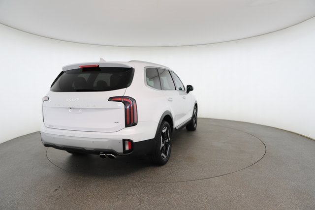 Used 2023 Kia Telluride EX w/ EX Captain's Chair Package image 16