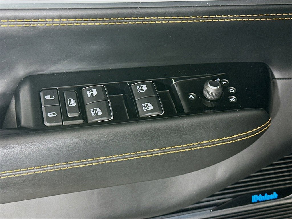 Used 2023 Jeep Grand Wagoneer L Series III w/ Rear Seat Video Group 1 image 25