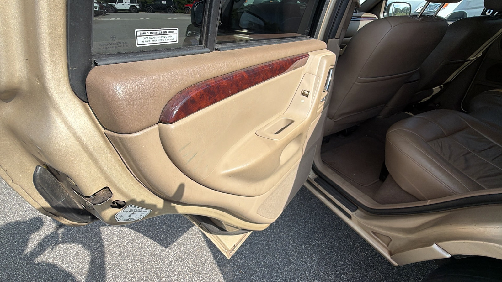 Used 2001 Jeep Grand Cherokee Limited AWD/4WD image 23