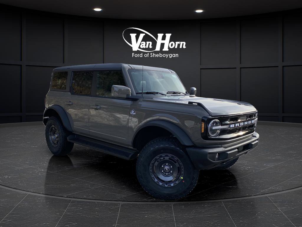 New 2025 Ford Bronco Outer Banks w/ Sasquatch Package image 1