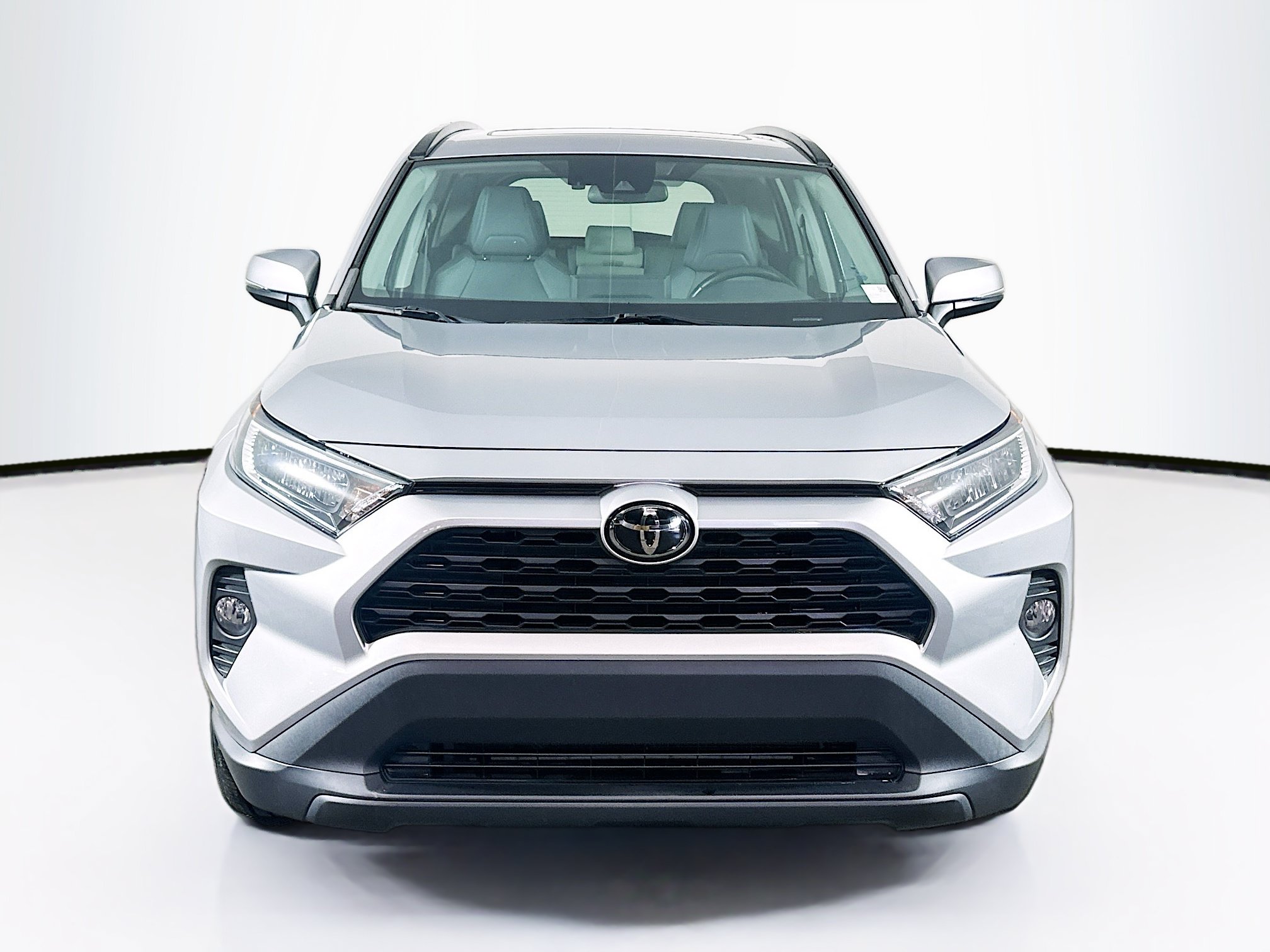 Used 2021 Toyota RAV4 XLE Premium FWD image 2