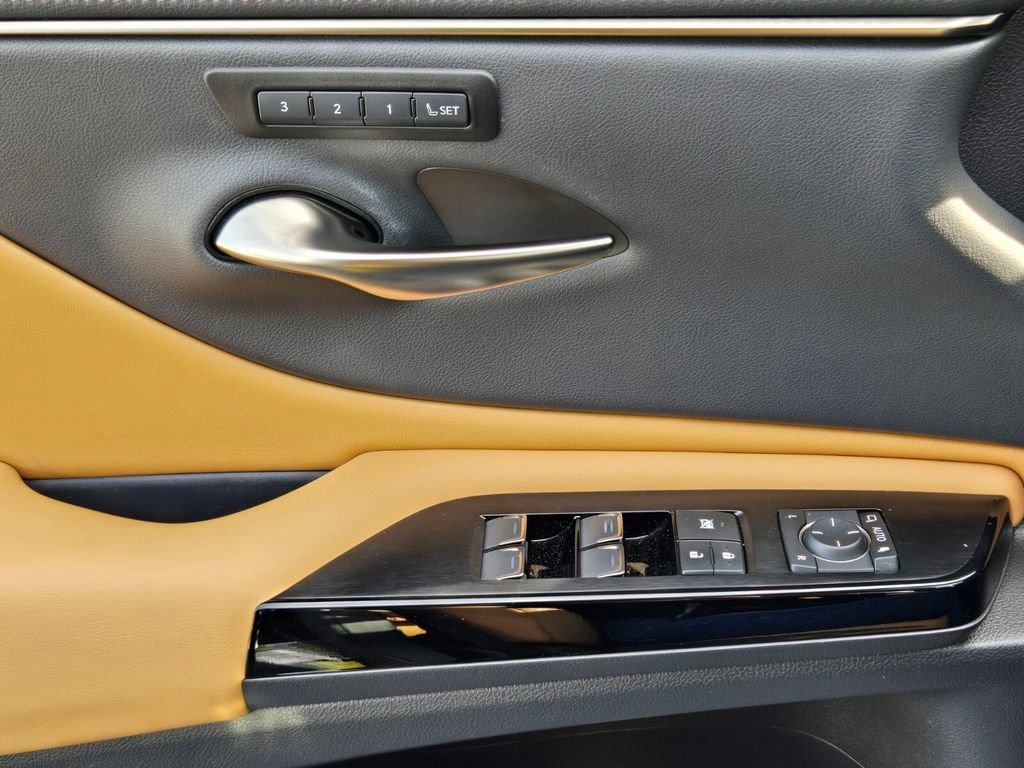 Used 2022 Lexus ES 350 w/ Premium Package image 29