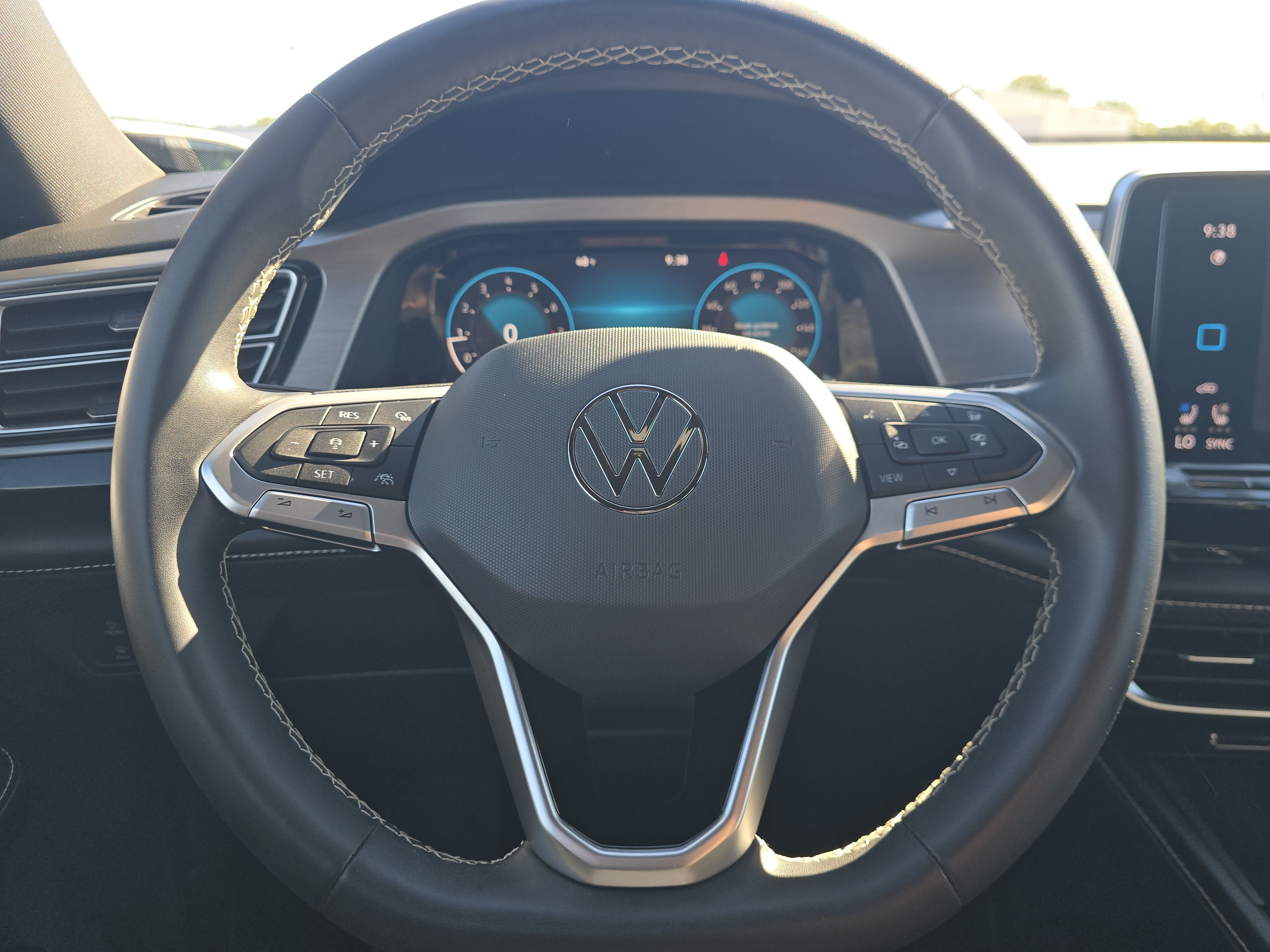 Used 2024 Volkswagen Atlas Cross Sport SE FWD image 21