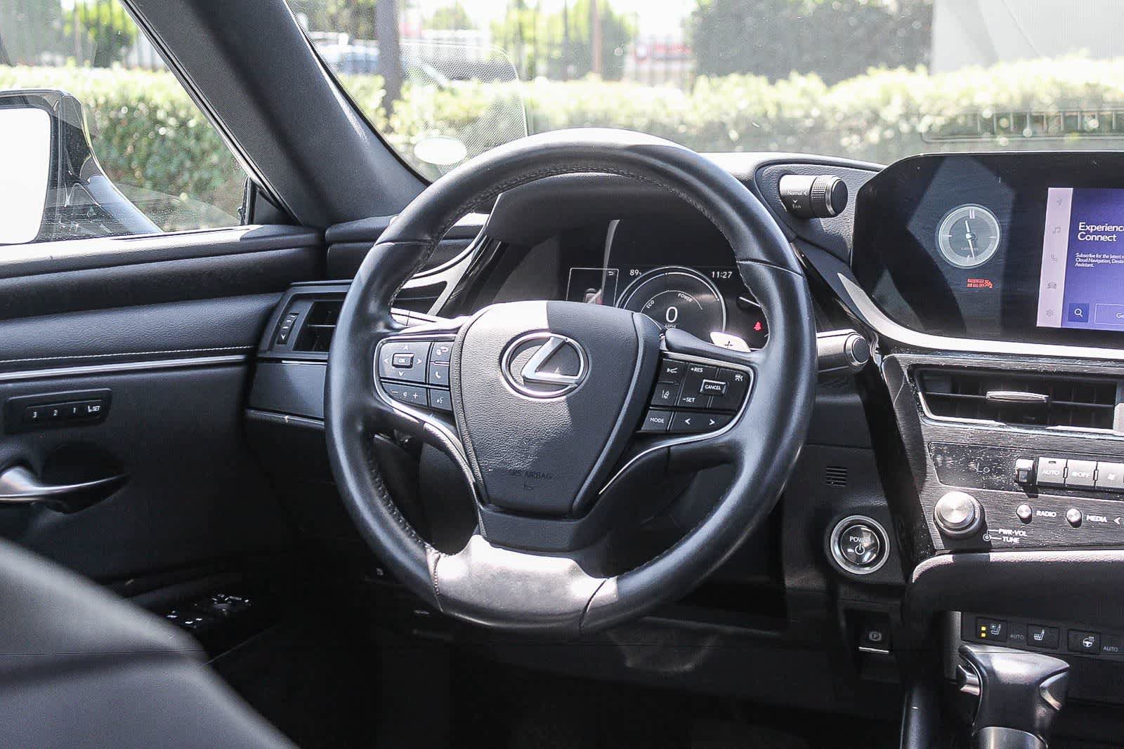 Used 2023 Lexus ES 300h w/ Premium Package FWD image 19