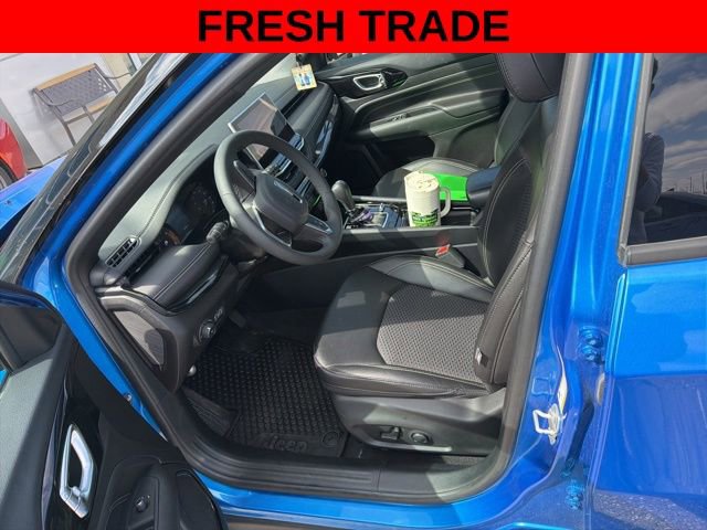 Used 2024 Jeep Compass Latitude w/ Convenience Group AWD/4WD image 9