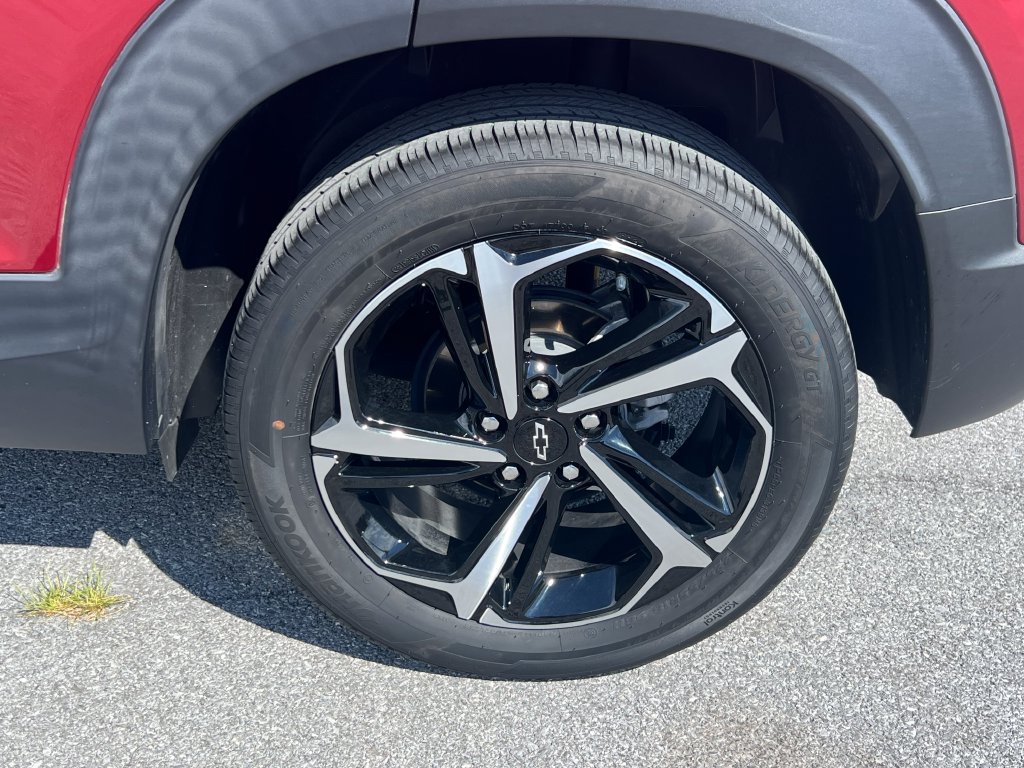 Used 2023 Chevrolet TrailBlazer RS w/ Sun and Liftgate Package AWD/4WD image 15