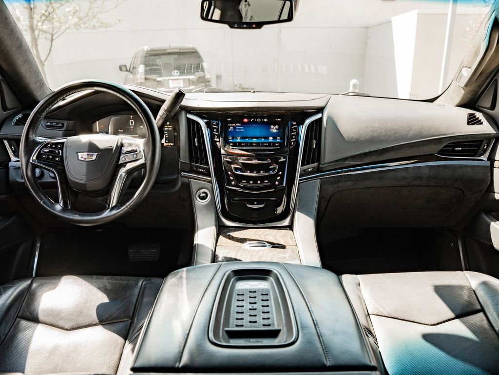 Used 2015 Cadillac Escalade Platinum image 37