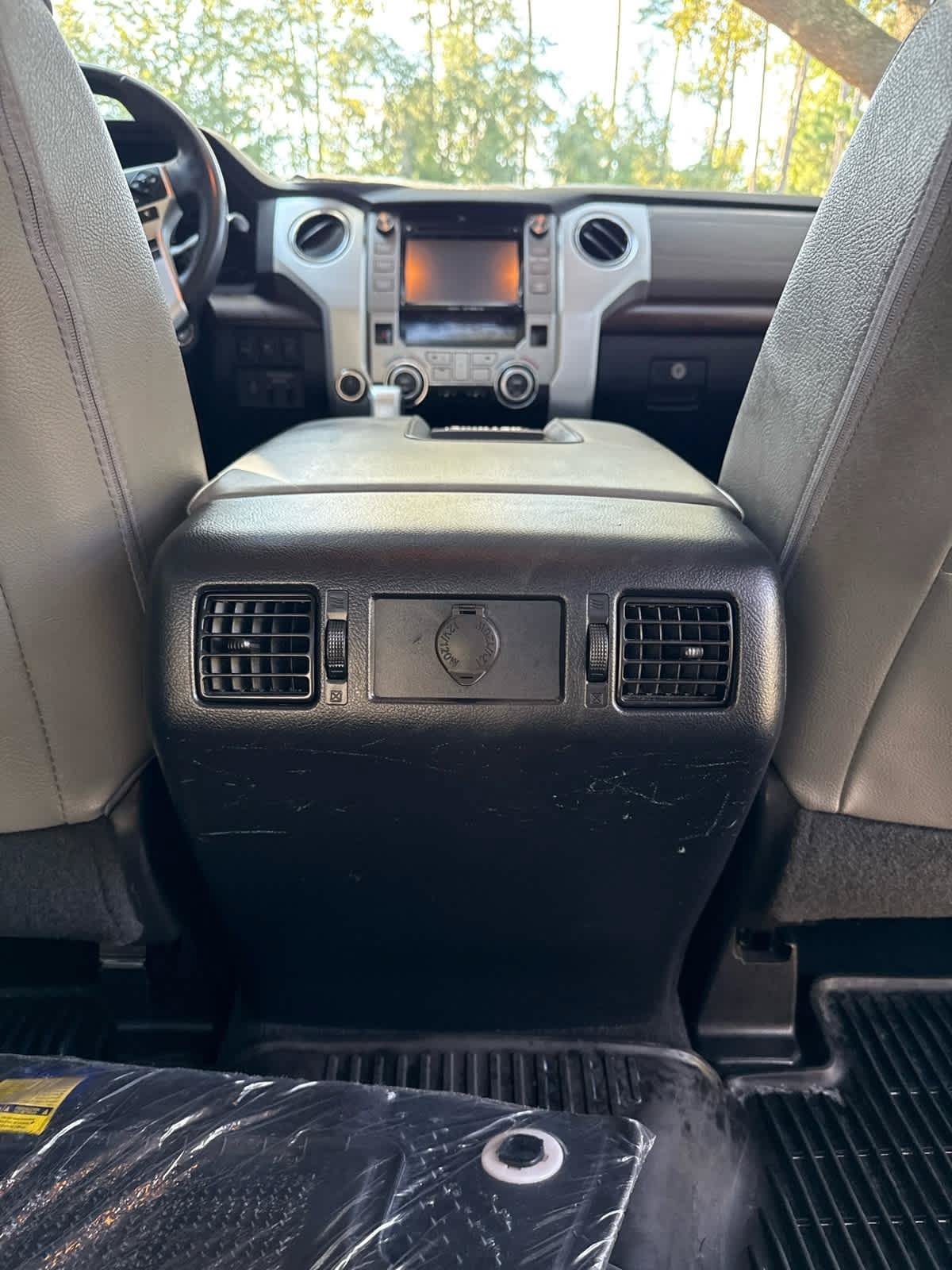 Used 2018 Toyota Tundra Limited w/ Limited Premium Package AWD/4WD image 15