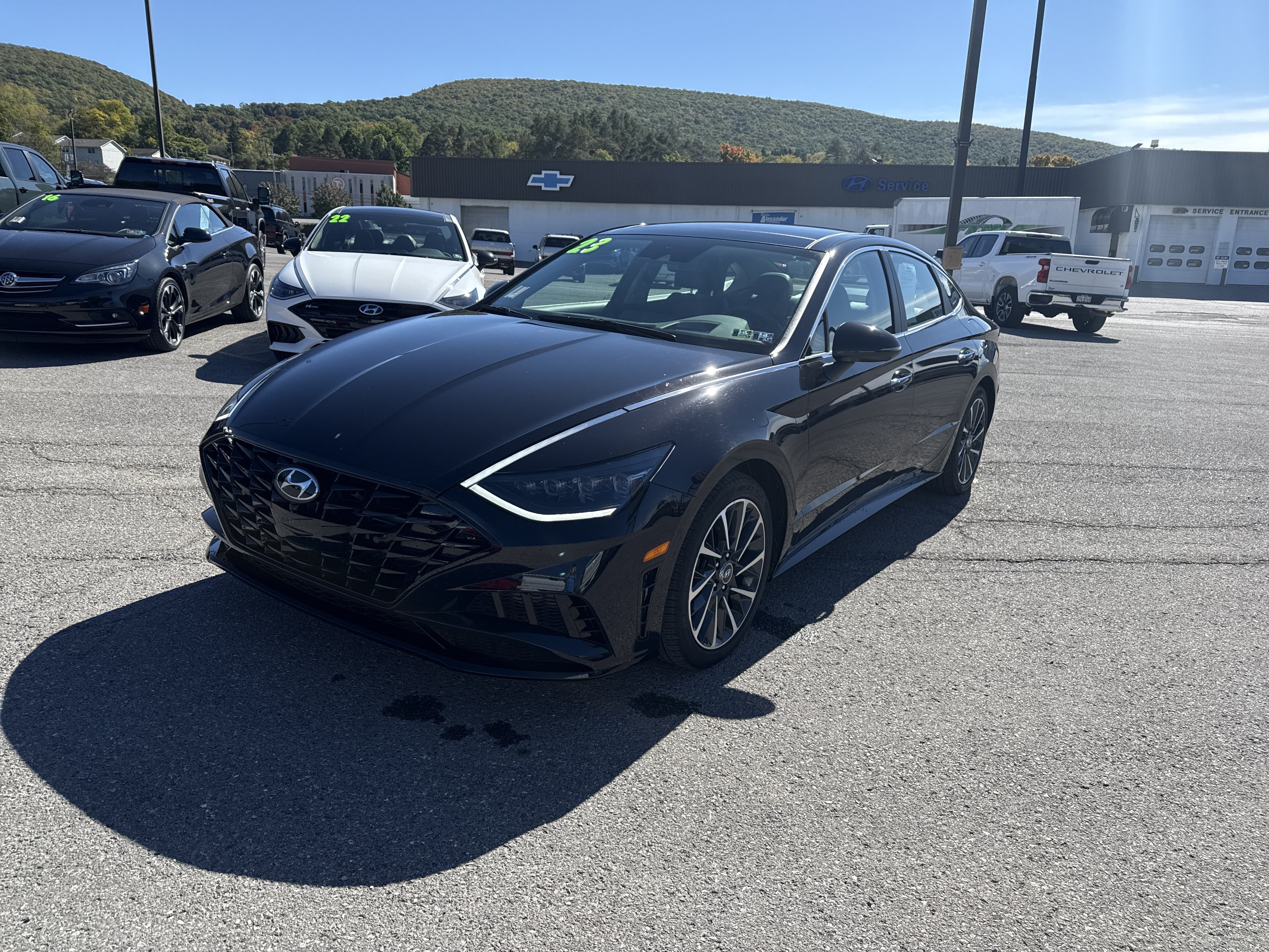 Used 2023 Hyundai Sonata Limited FWD image 9