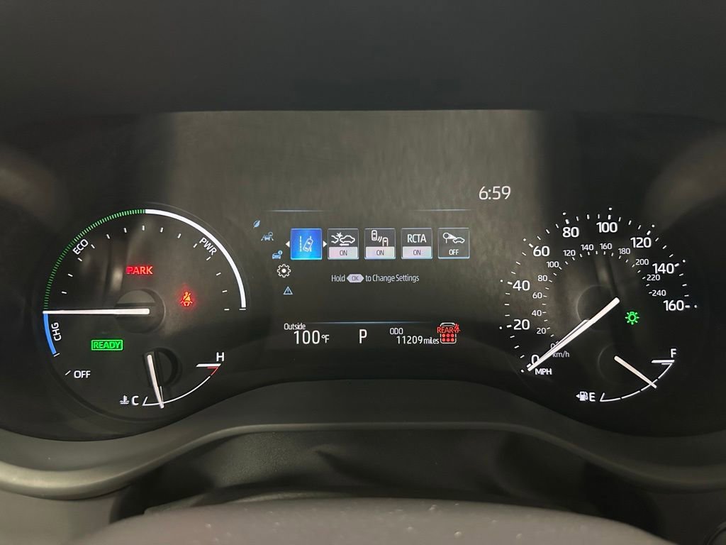 Used 2025 Toyota Sienna LE FWD image 23