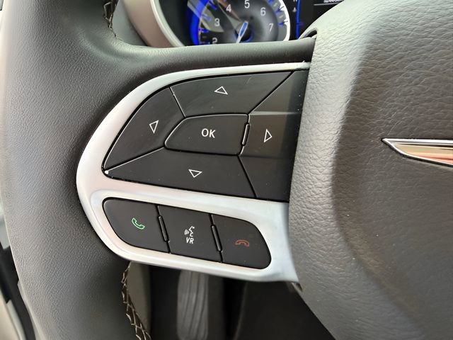 Used 2022 Chrysler Voyager LX FWD image 33
