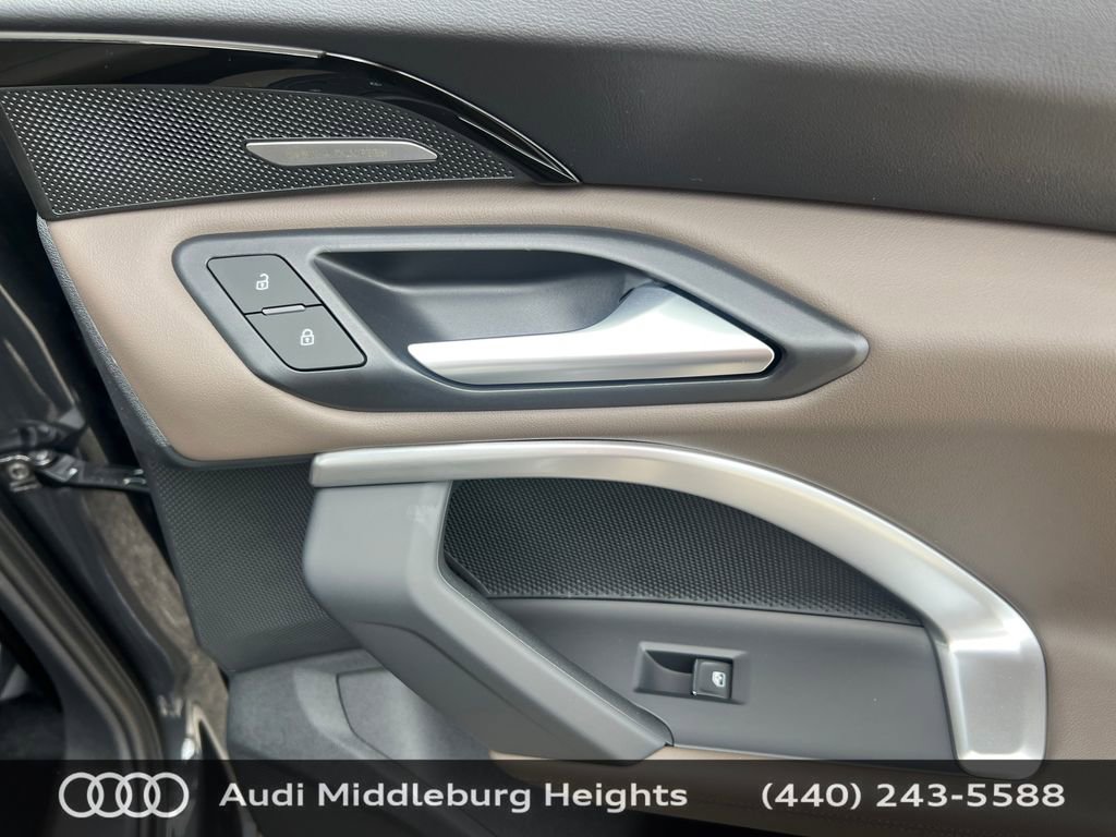 Used 2025 Audi Q5 Premium Plus w/ Premium Plus image 32