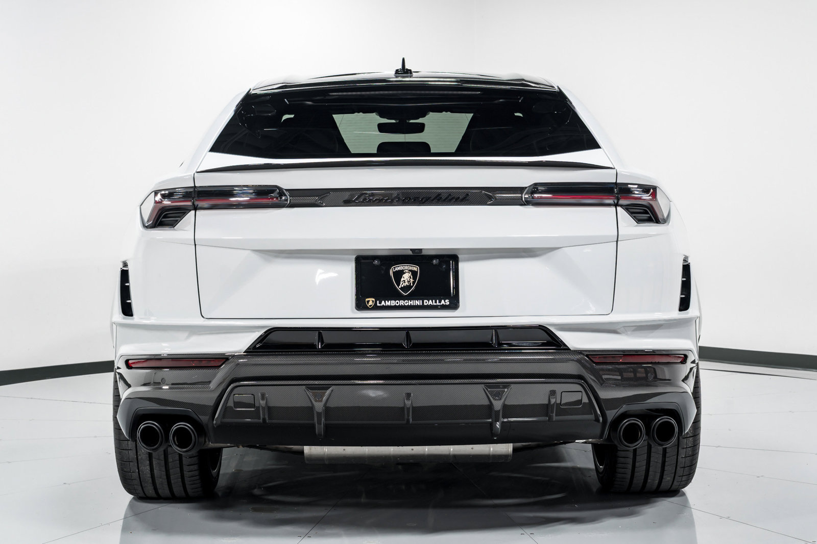 Used 2024 Lamborghini Urus Performante AWD/4WD image 4