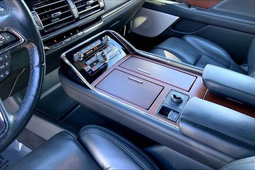 Used 2023 Lincoln Navigator Reserve image 16